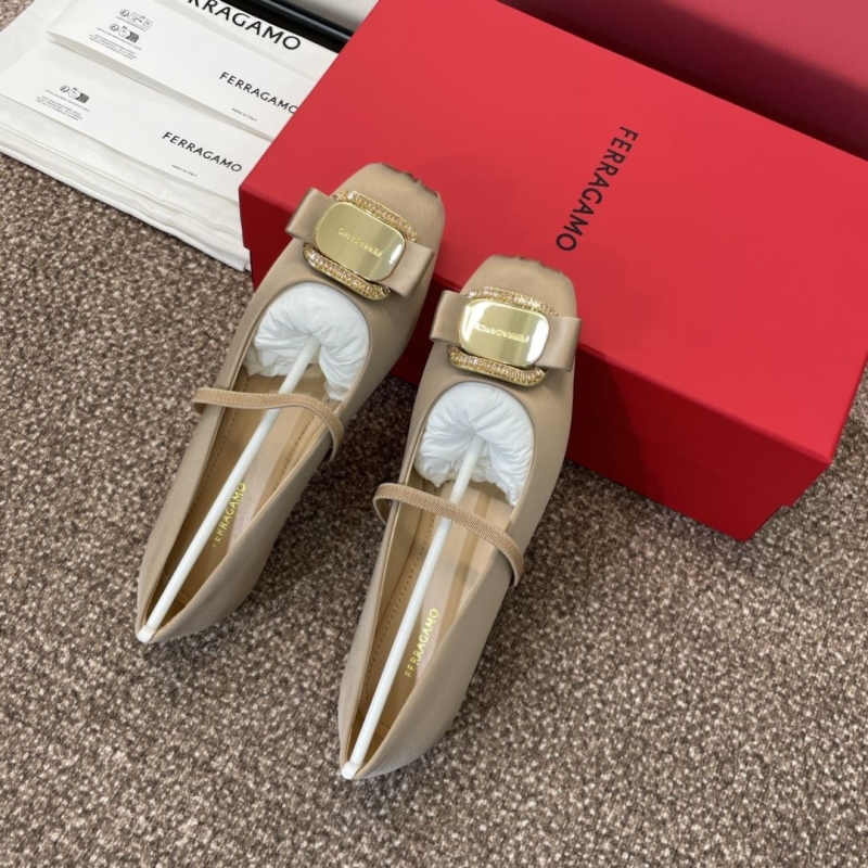 Ferragamo flat shoes